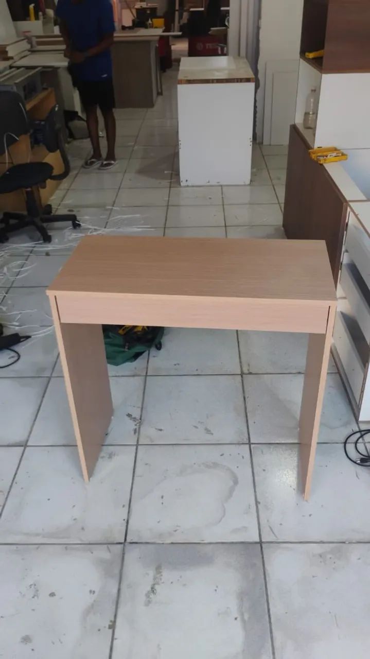 Escrivaninha com gavetão  - Foto 3