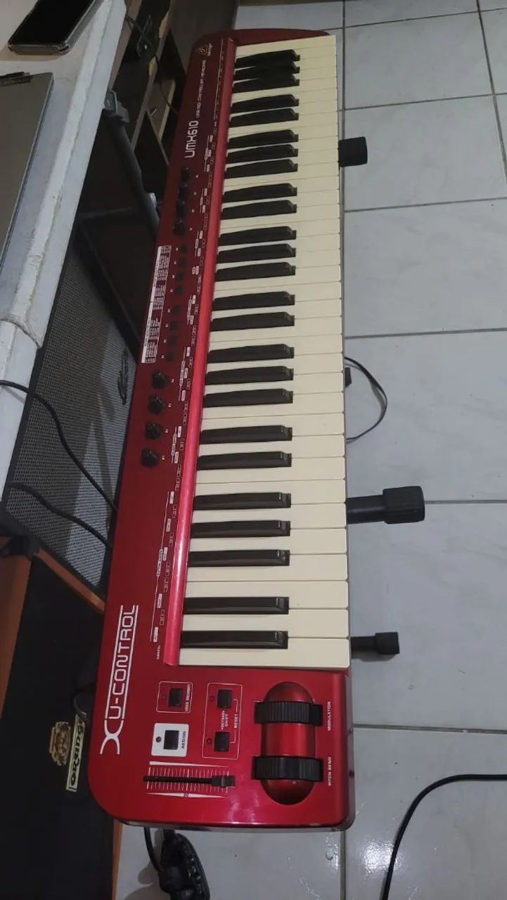 Teclado Controlador Behringer UMX610 - Foto 2