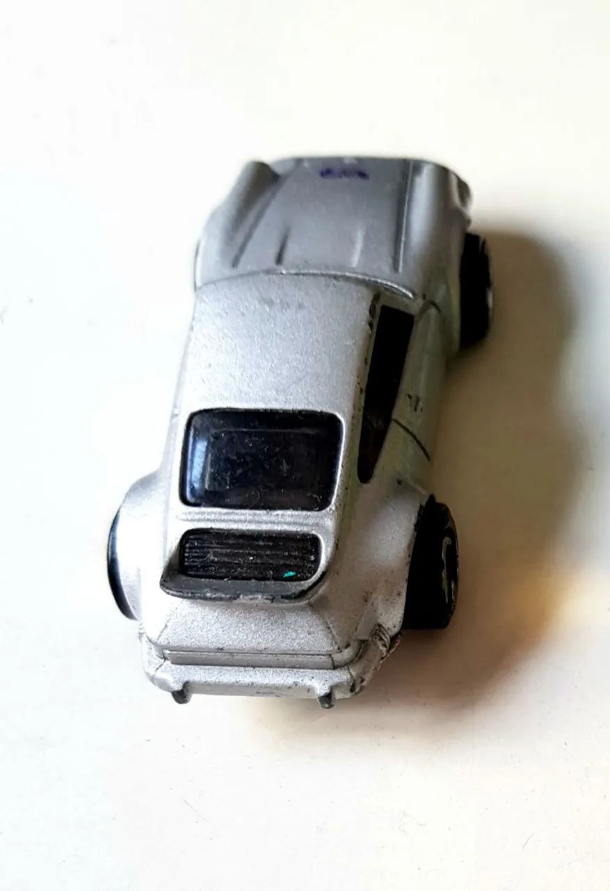 Hot Wheels Porsche 911 Carrera RS 3.8 prateado.  - Foto 3