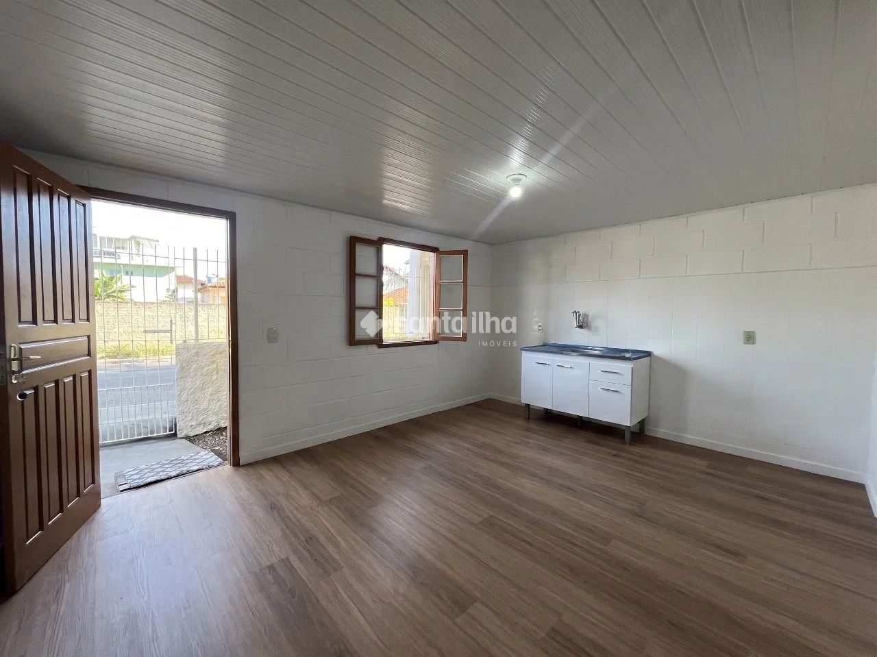 Casa com 1 dormitório para alugar, 35m² - Campeche - Florianópolis/SC - Foto 2