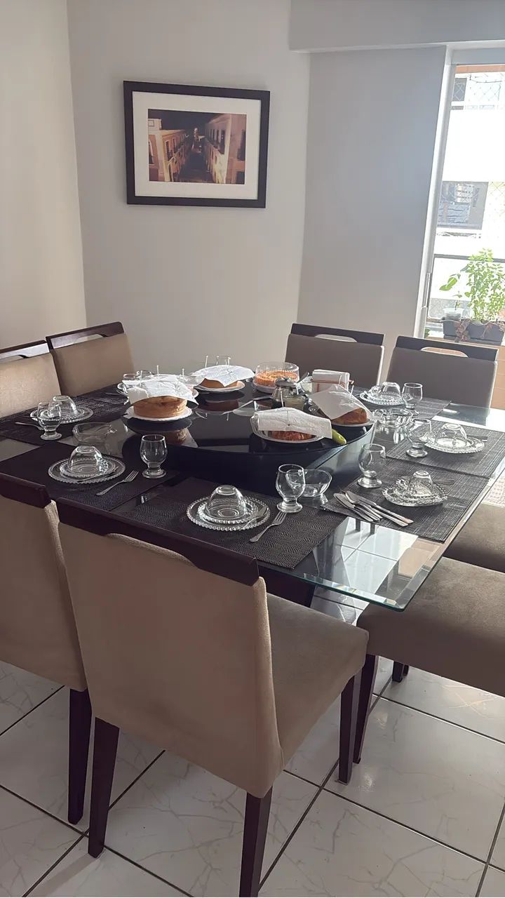 Mesa de Jantar com 8 cadeiras  - Foto 2