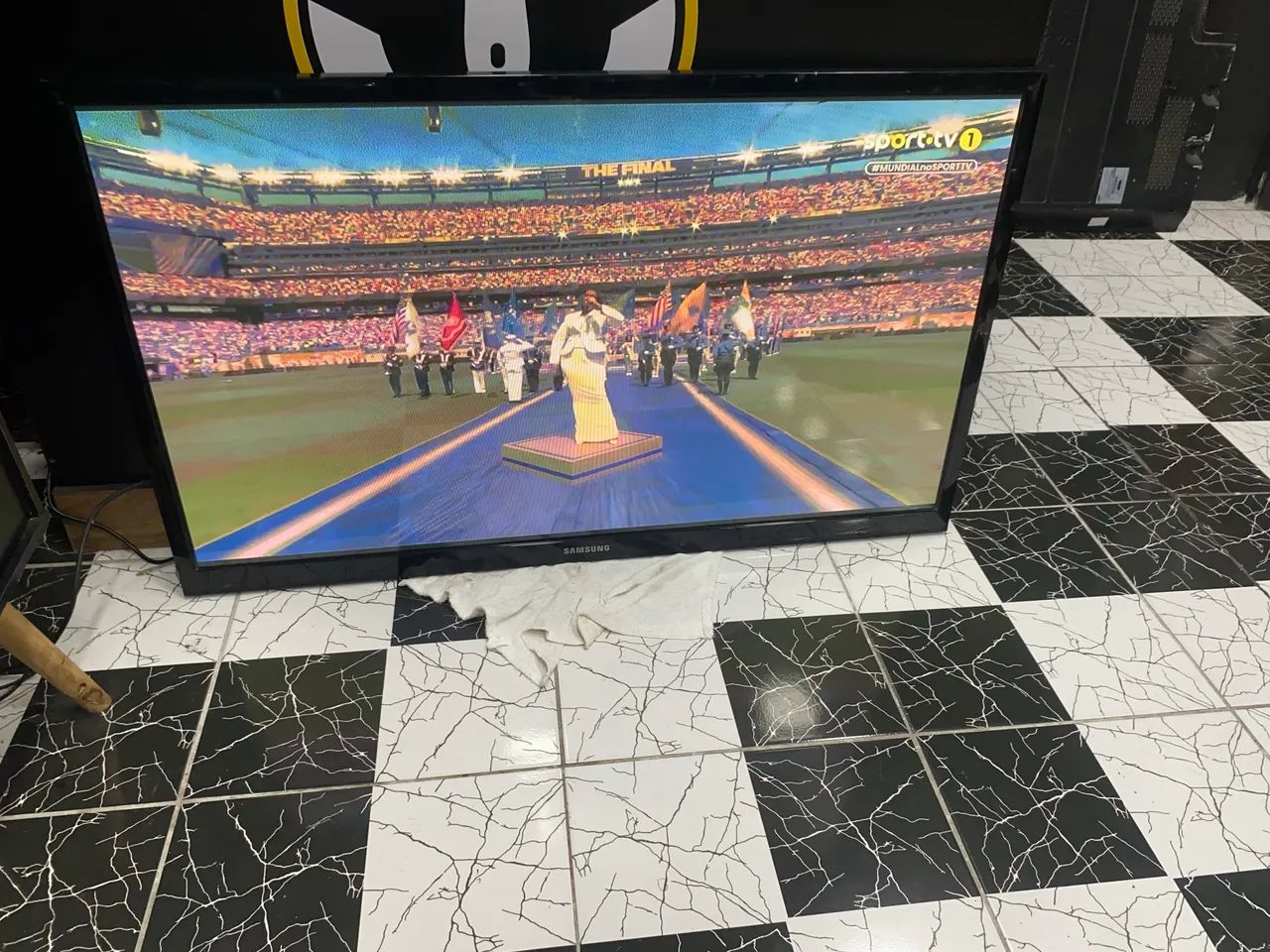 Vendo tv Samsung 55 polegadas obs não é Smartv  - Foto 2