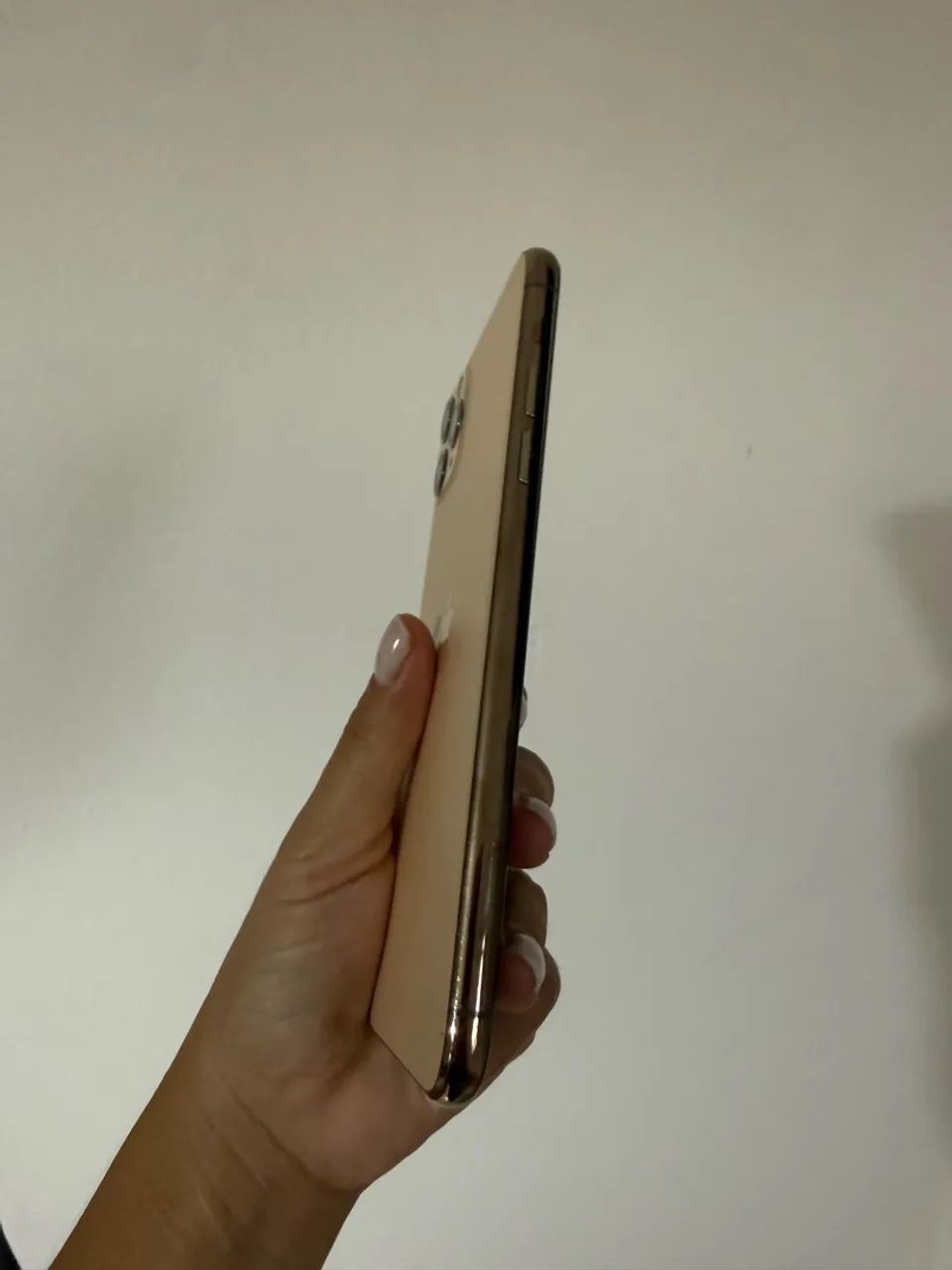 iPhone 11 Pro Max 256 gigas dourado  - Foto 4
