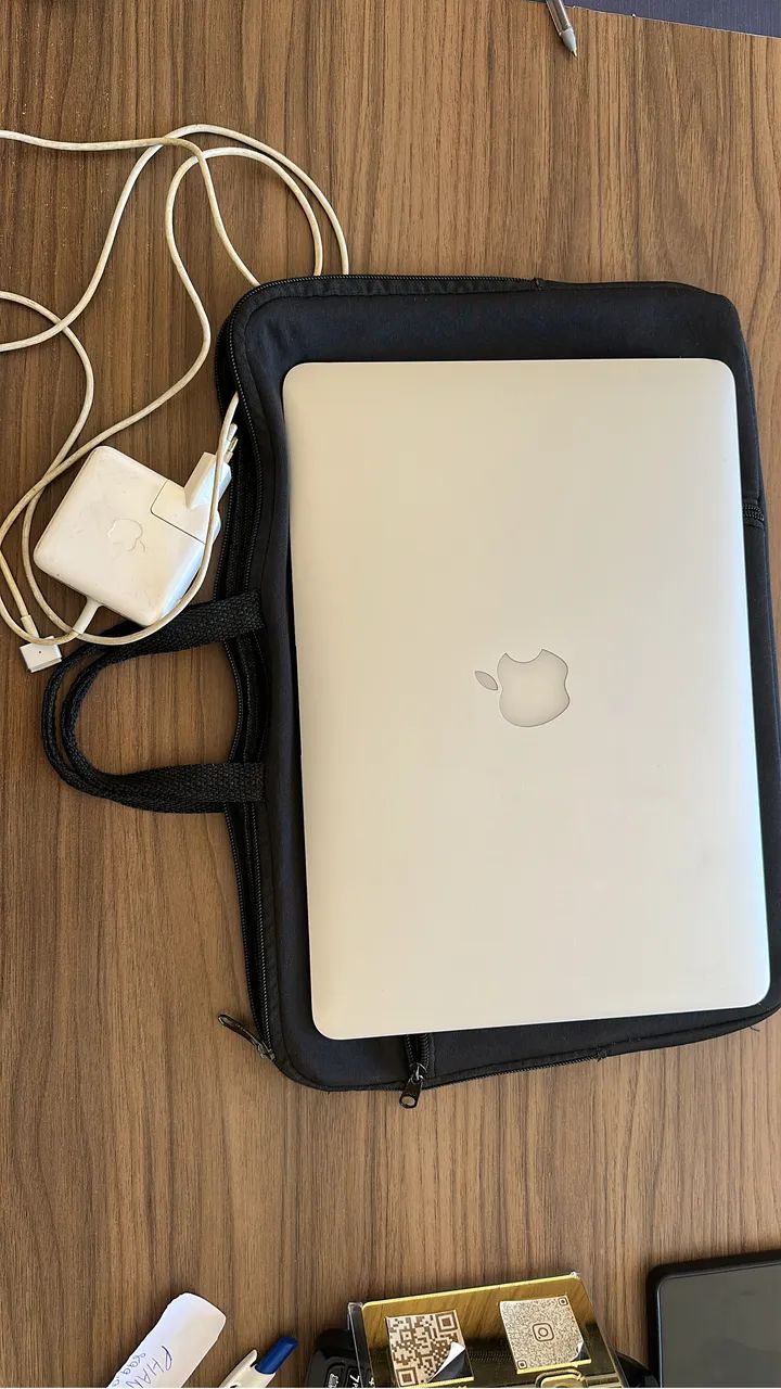 MacBook本体 MacBook Air 13 Mac OS 15.6.1 Apple MacBook Air 13.3