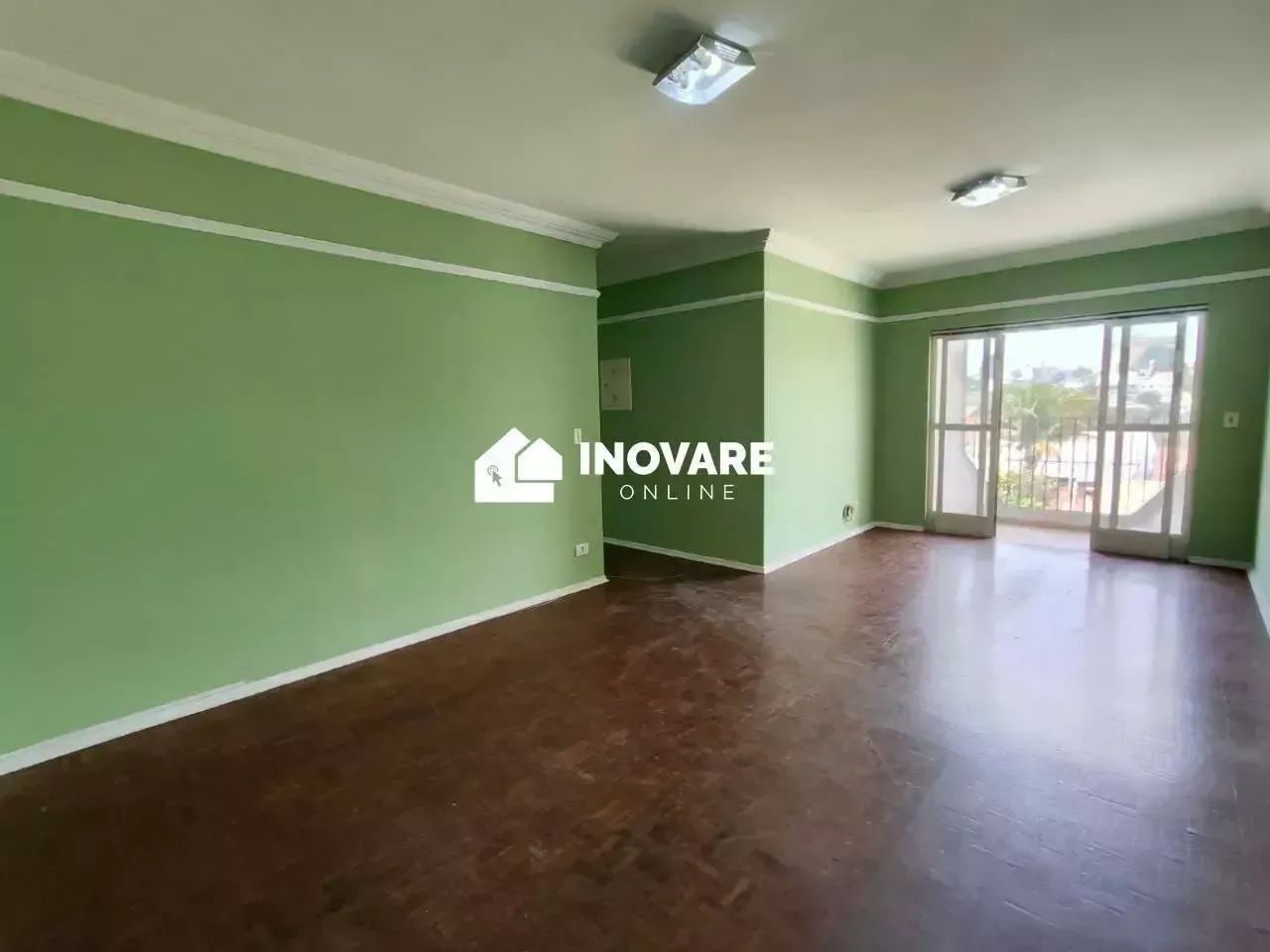 ALUGA-SE APARTAMENTO 3 DORMITÓRIOS COM SUÍTE E VARANDA NO JD SIMUS SOROCABA