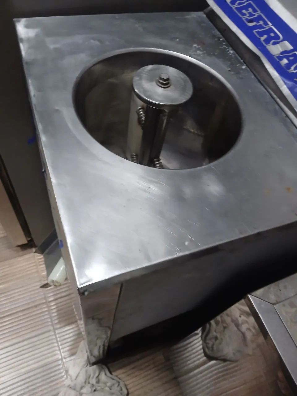 Produtora de sorvete e açaí 