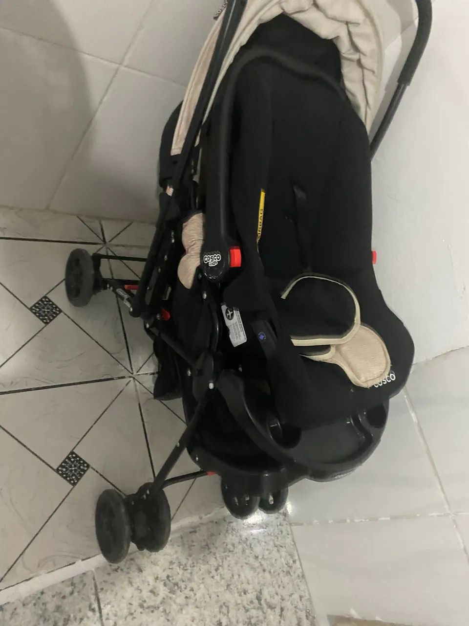 Carrinho e bebê conforto 