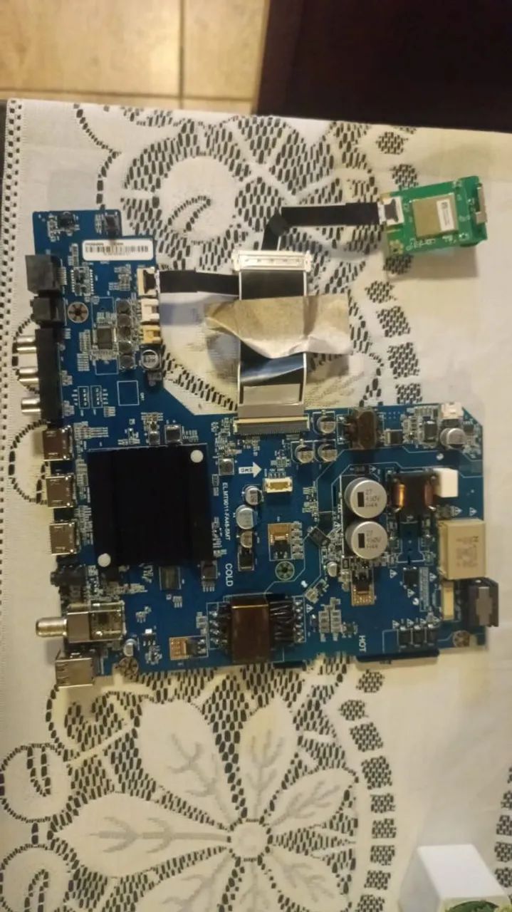 Placa Principal da tv Roku 32 polegadas 5 meses de uso - Foto 4