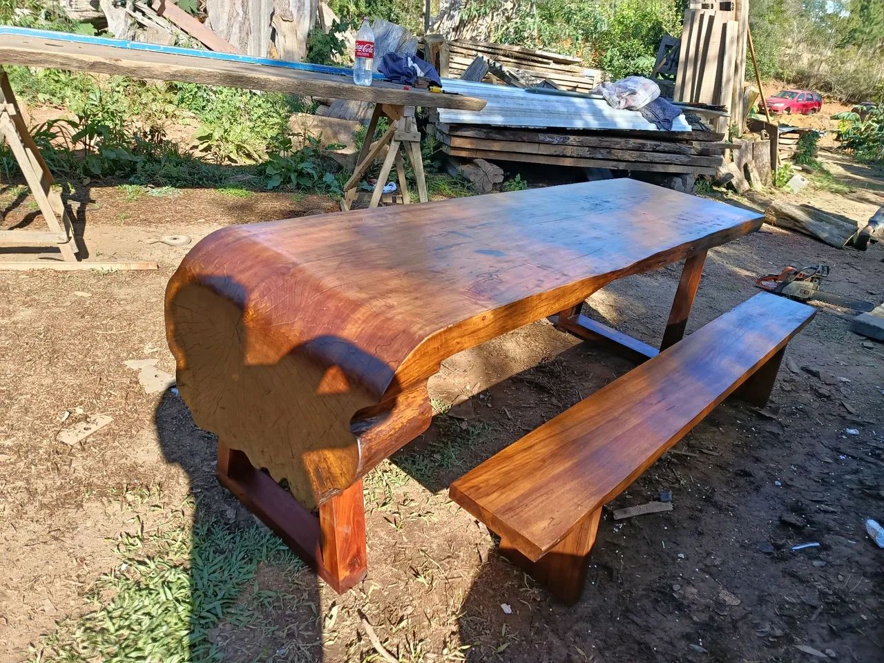 Mesa estilo cascata 