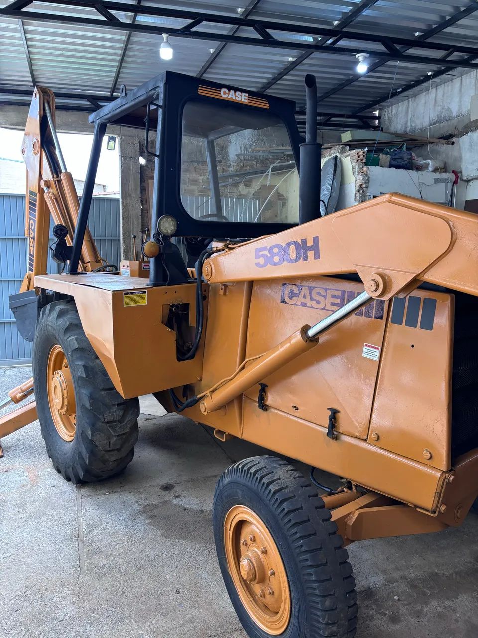 Retro escavadeira case 580 H