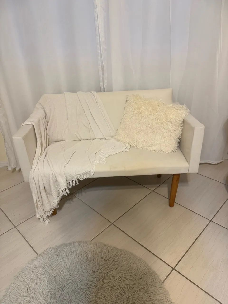 Poltrona sofá namoradeira 2 lugares bege - Foto 3