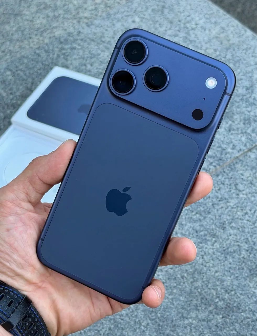 iPhone 17 Pro Max 256 GB AZUL LACRADO - Celulares e Smartphones