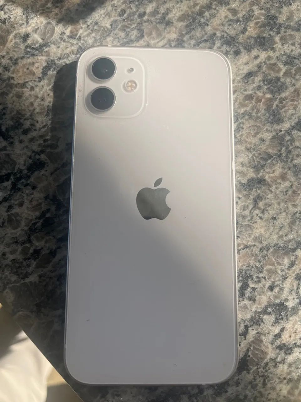 Vendo iPhone 12 128 gb muito conservado 