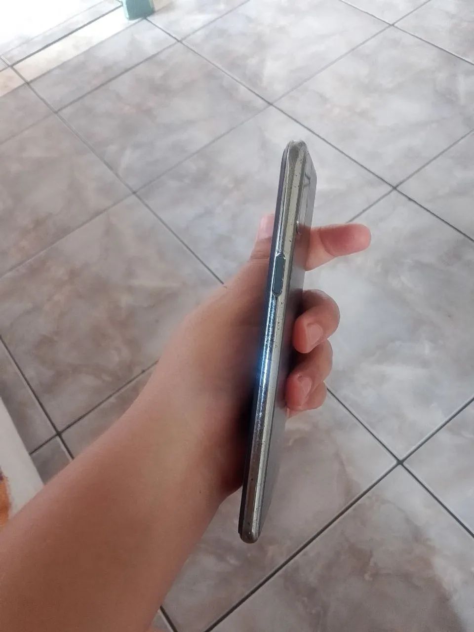 Celular LG k52 todo perfeito,com um pequeno arranhão do lado  - Foto 5
