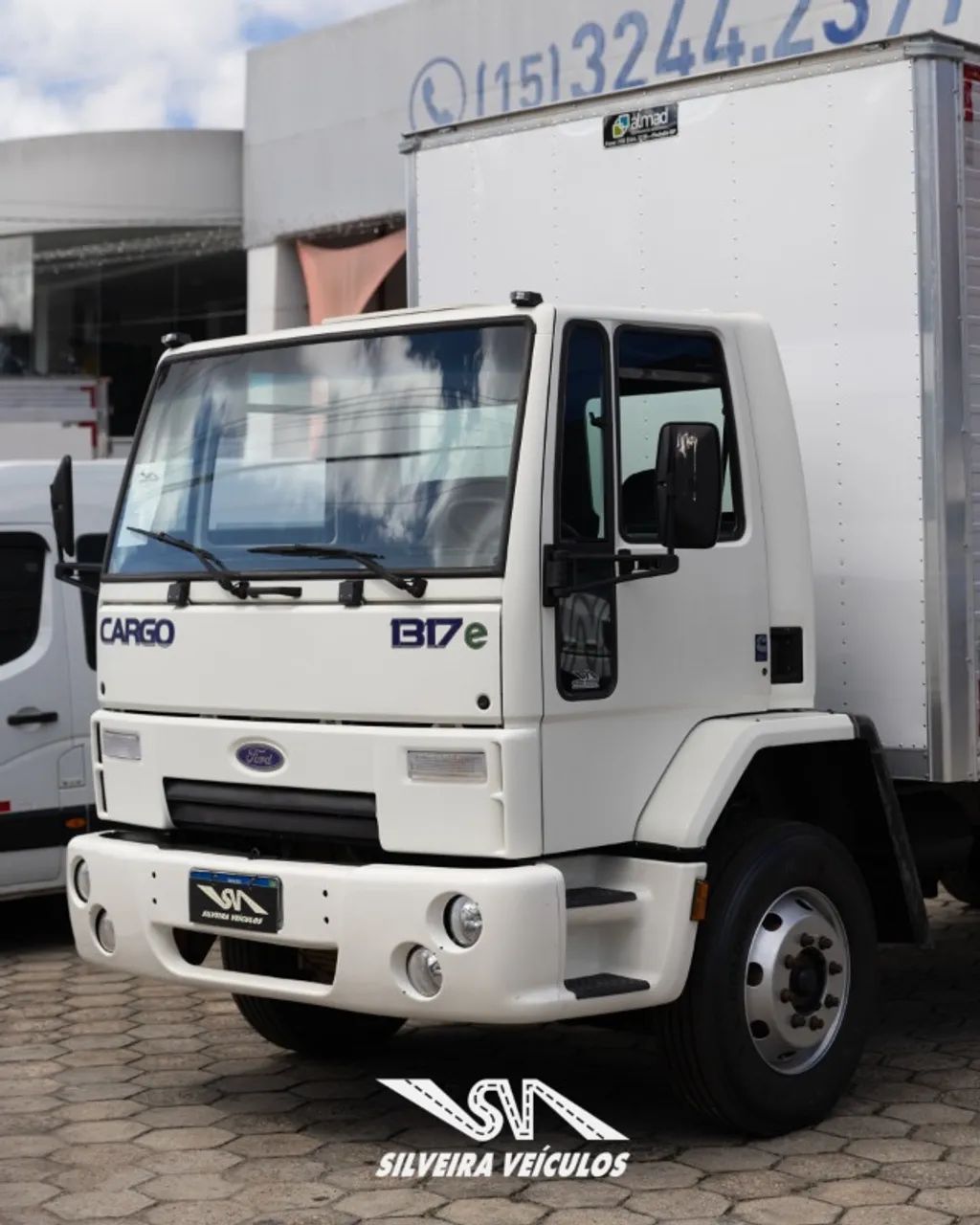 Ford Cargo 1317 - Ano: 2008 - Baú - Foto 3