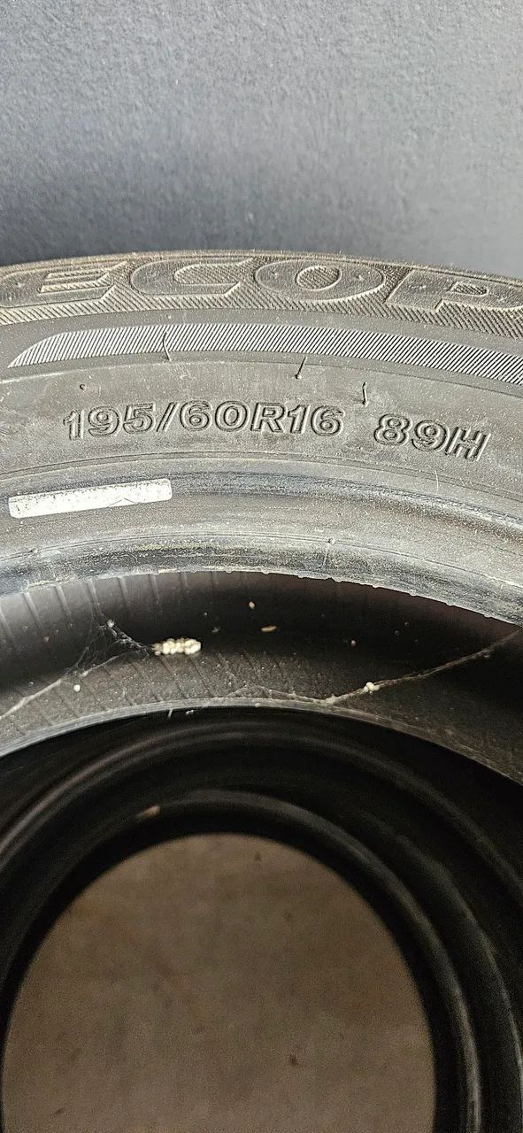 Vendo pneus bom estado aro15, ato 16 e aro18 - Foto 3