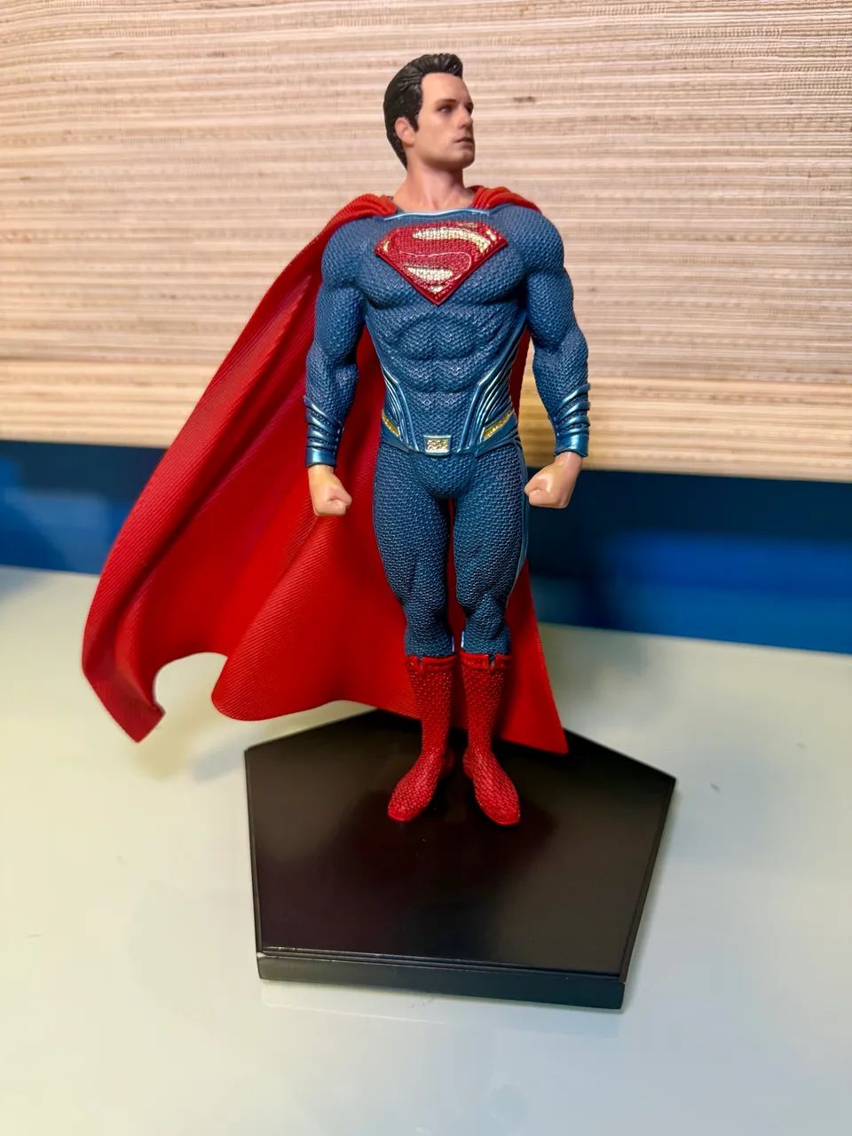 Superman - Estátua 1/10 Iron Studios - Batman vs Superman