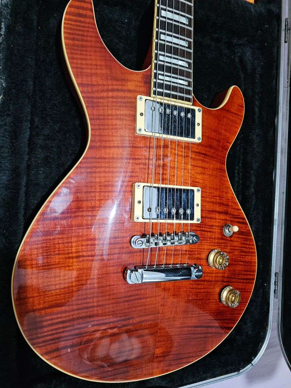 Guitarra Cort M600 + case rígido Gator - Foto 3