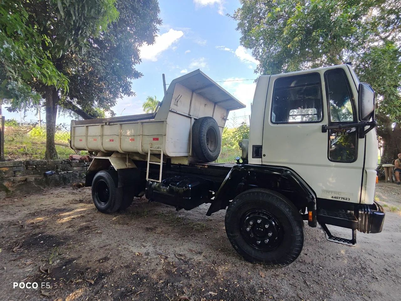 Ford Cargo 1215 Ano 1998, motor Cummins Sb 6 cc, turbinado, Interculado e reduzido.  - Foto 5