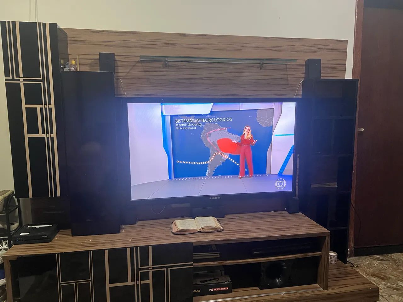 ? Painel para TV com Rack e Nichos - 