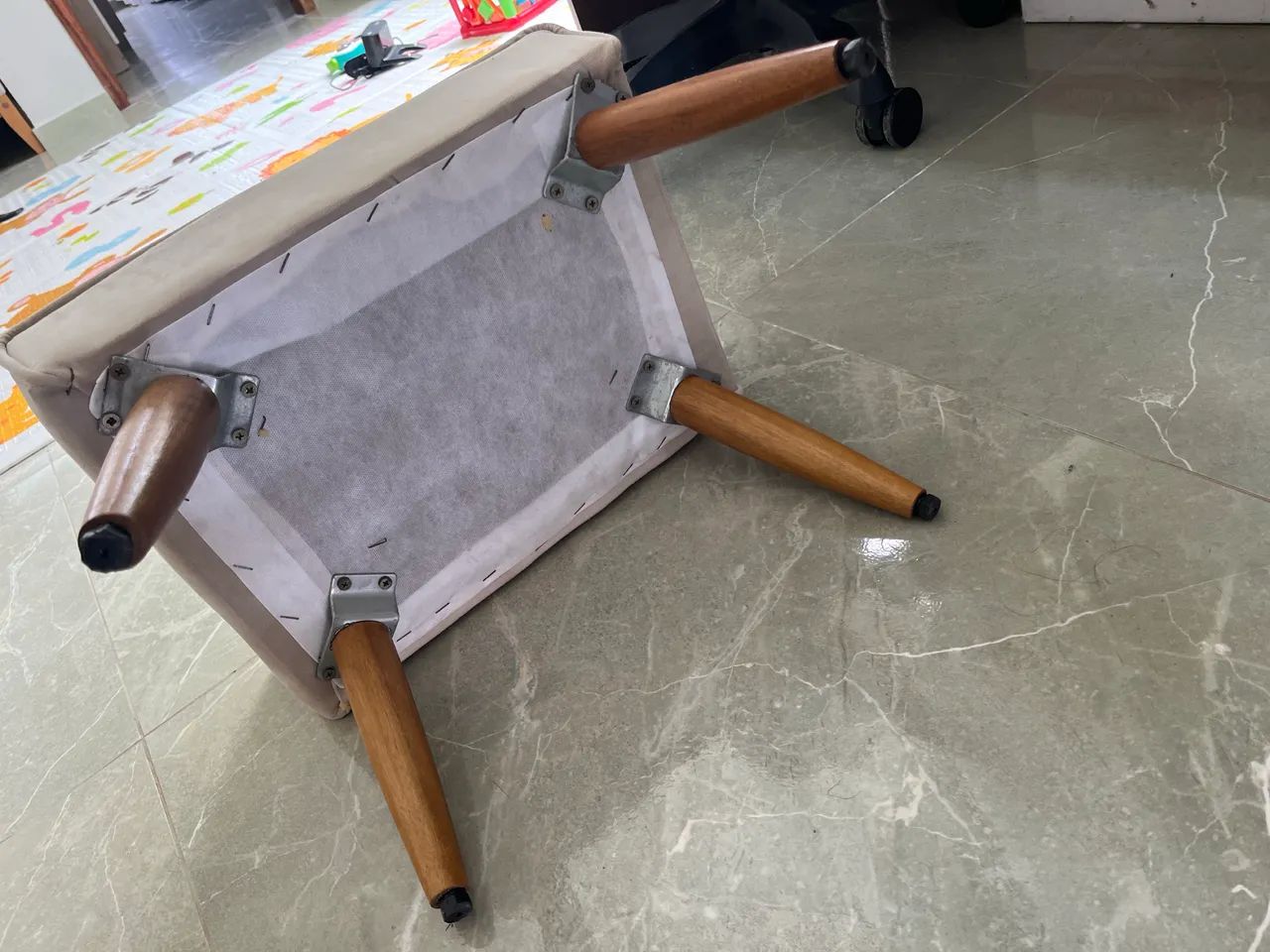 Poltrona de amamentação c/ balanço e puff. - Foto 4