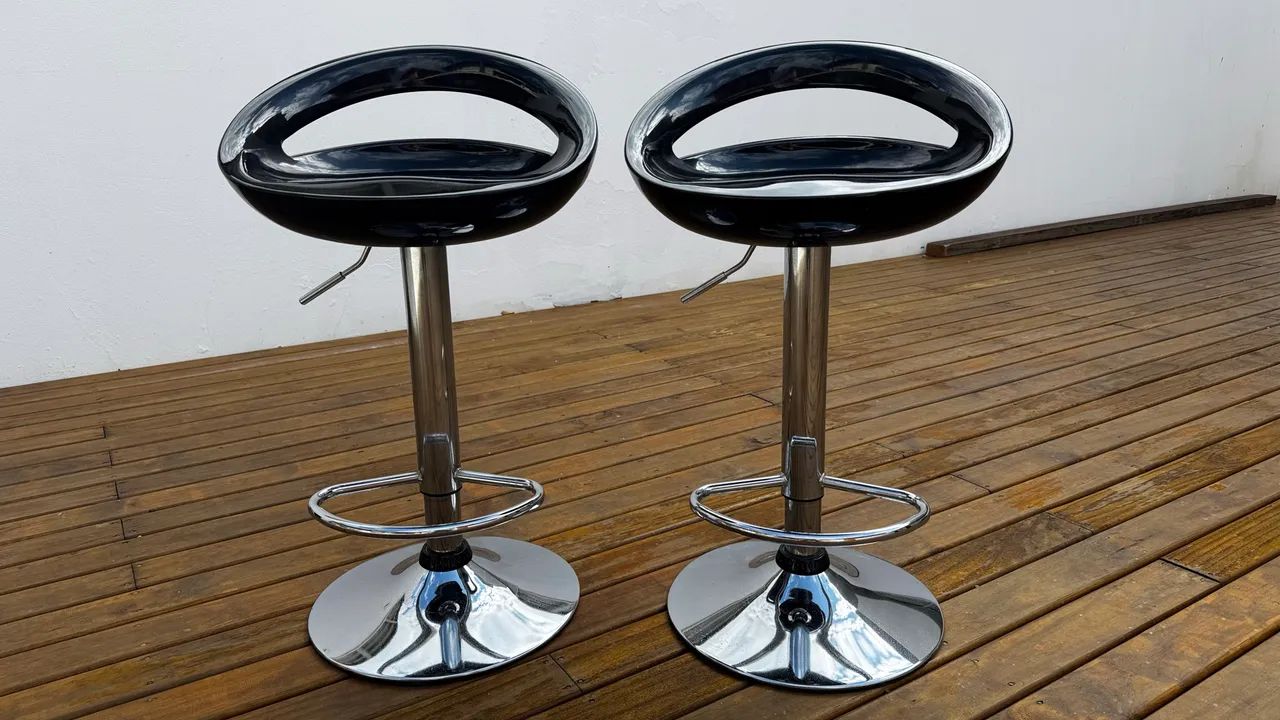 Vendo 2 banquetas tulipa giratórias 