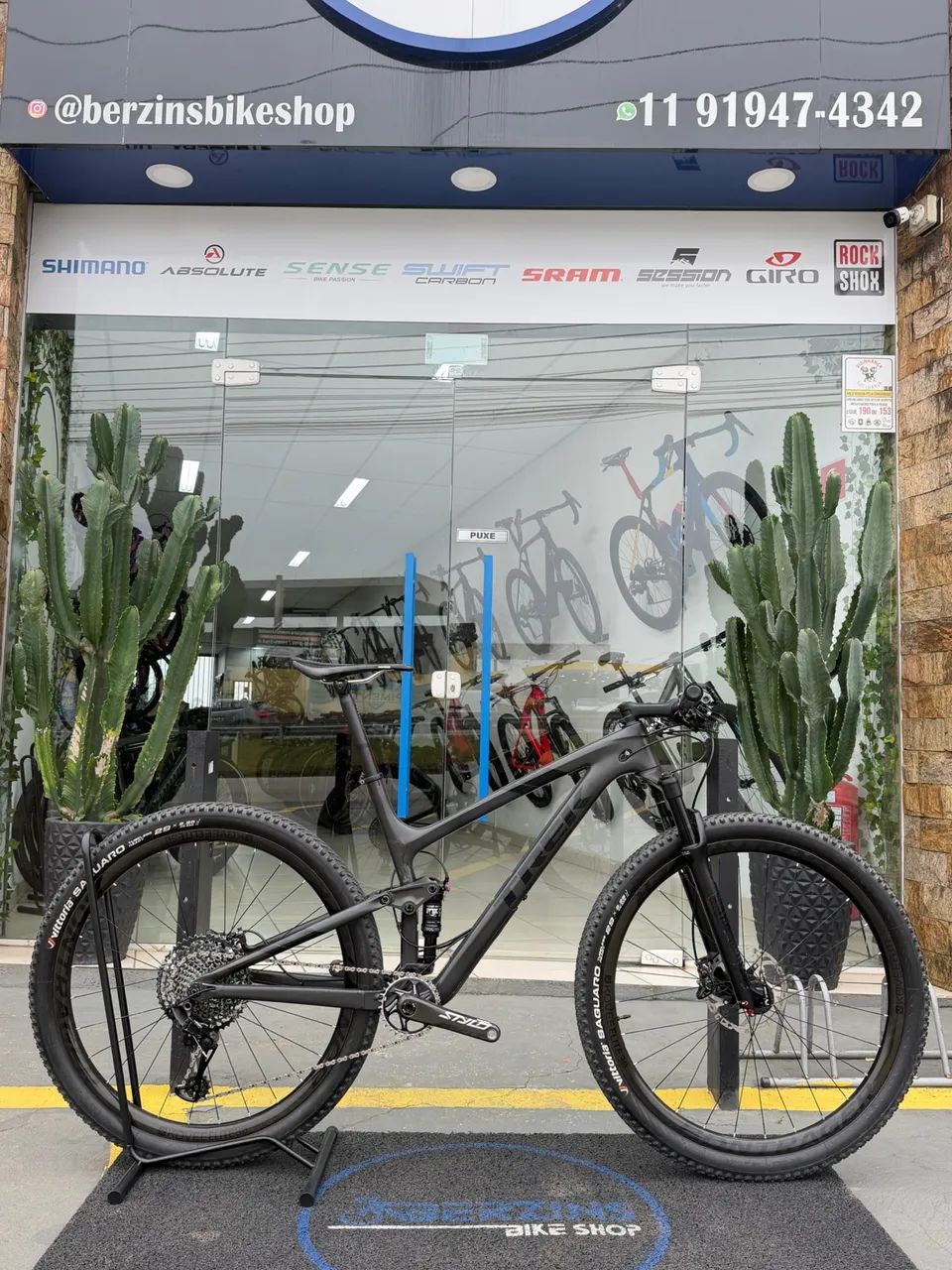 TREK TOP FUEL 9.8 CARBONO - L 19,5 - SRAM GX 12V - SUSPENSÃO ROCK