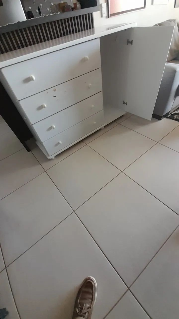 CÔMODA BRANCA EM ÓTIMO ESTADO - Foto 3