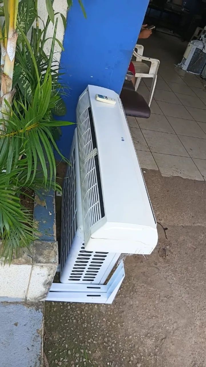 Chegando o verão!!! Central de ar 18.000 btus  LG, convencional, ENTREGO INSTALADA  - Foto 2