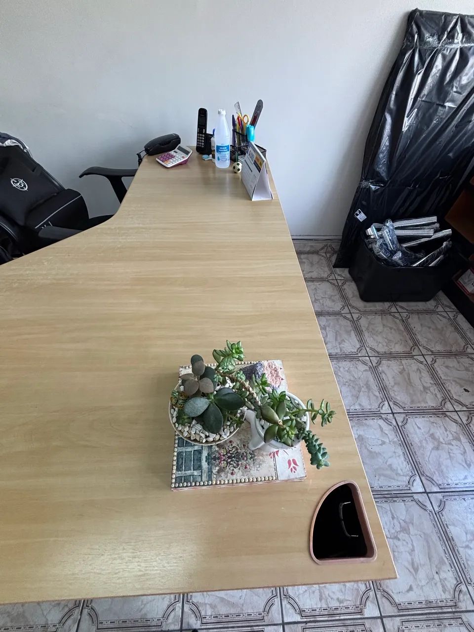 Mesa escritório Giroflex em L