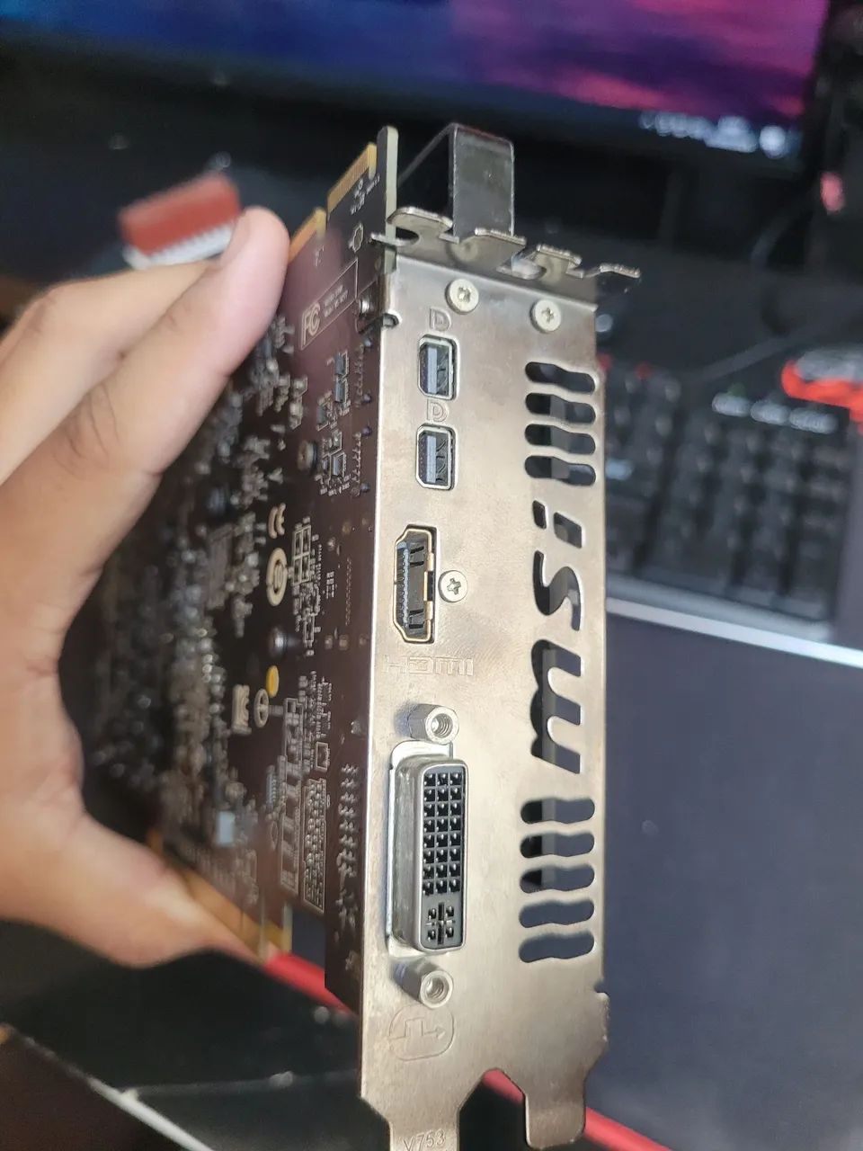 AMD RADEON R9 SERIES 3GB  - Foto 2