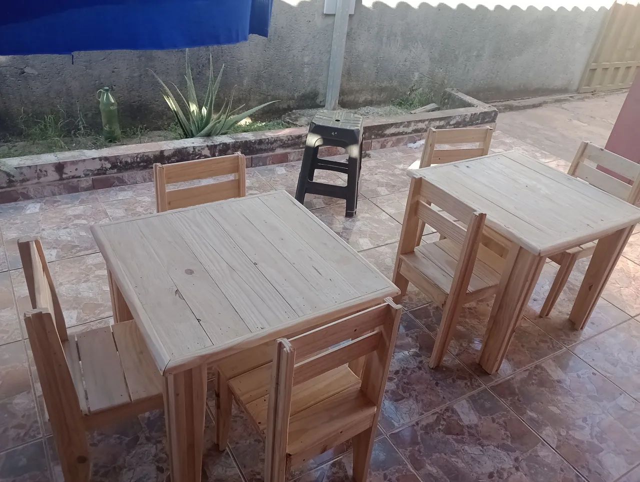 Mesa infantil de madeira 