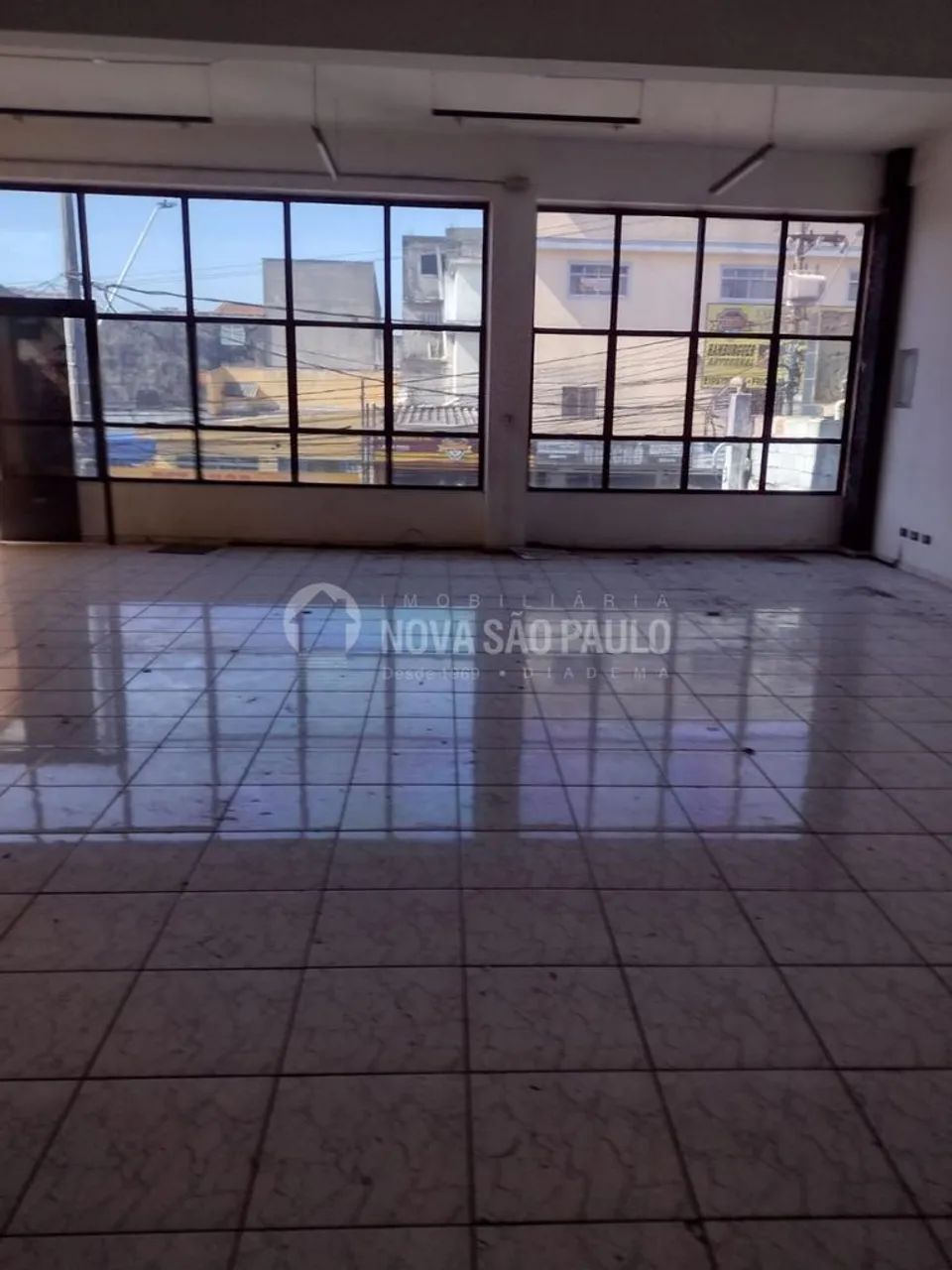 Sala para Alugar em Taboão, Diadema - SP