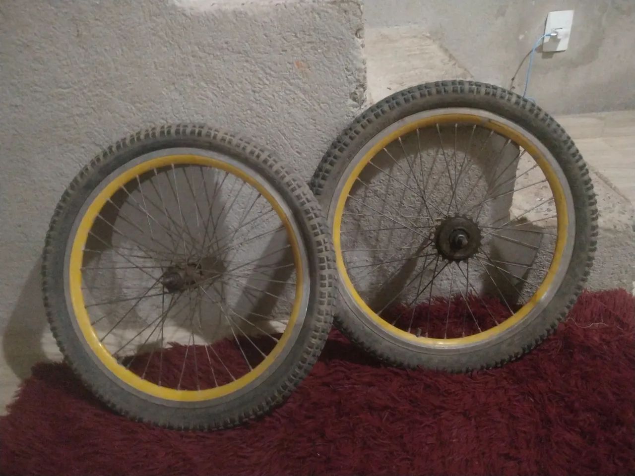 Vendo rodas de bike aro 24 completas 