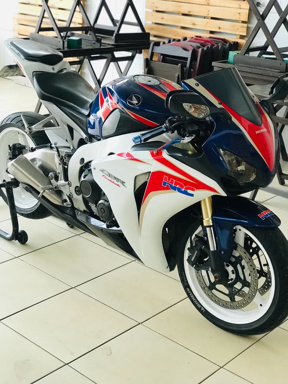 Moto para retirada de peça 