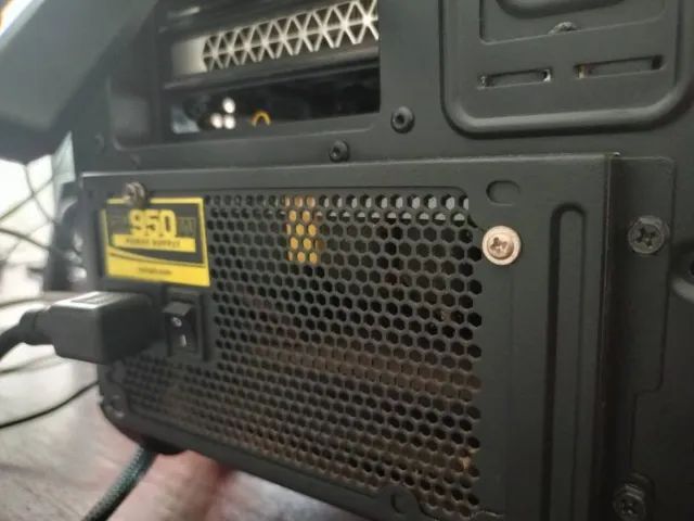 Fonte de alimentação Corsair 950-Watt TX Series 80 Plus certificada. - Foto 2