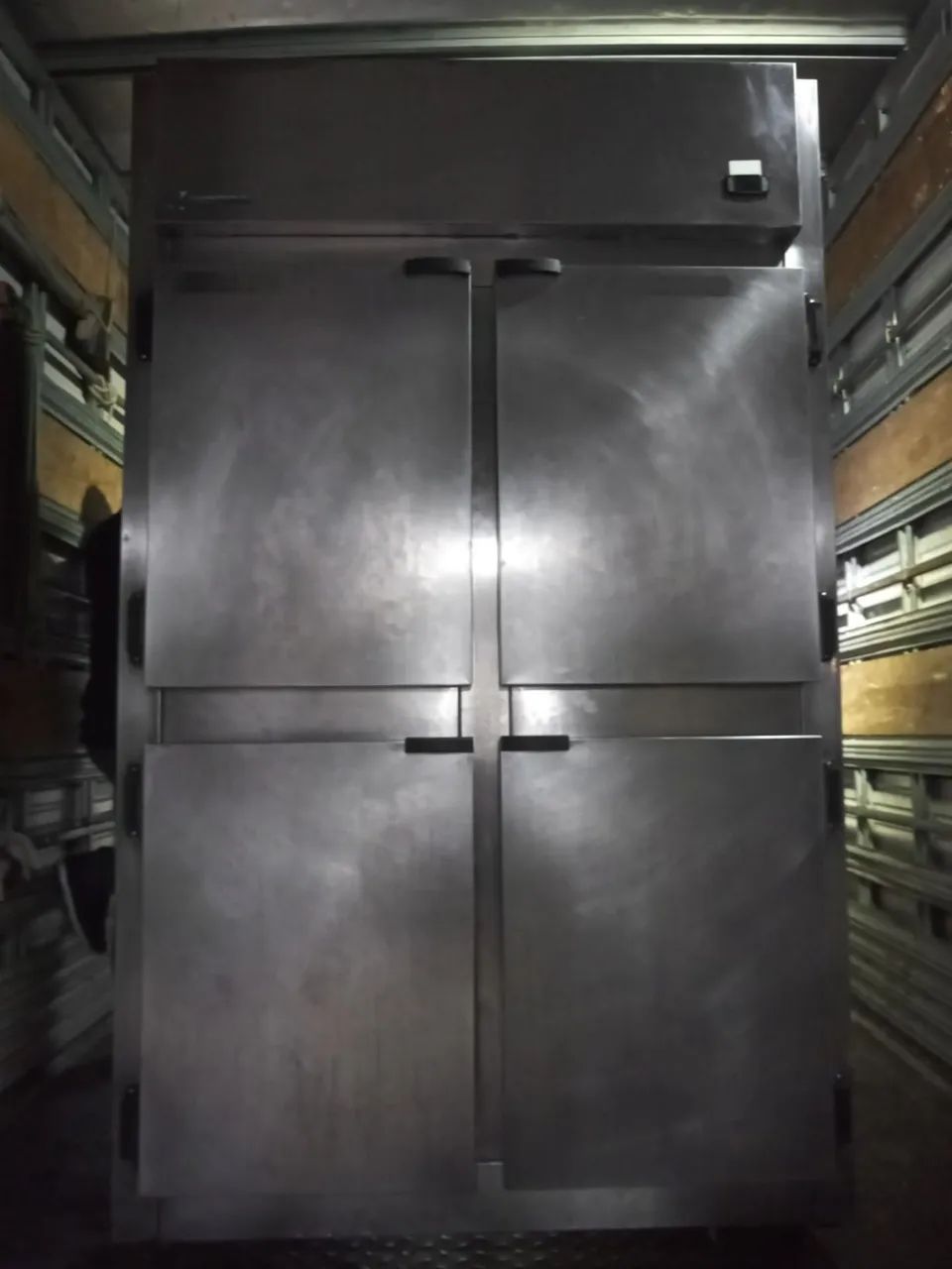 Geladeira 4 portas 220v para comercio