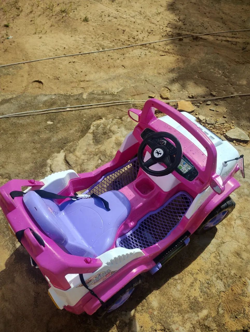 Vendo carrinho infantil jeep rosa - Foto 4