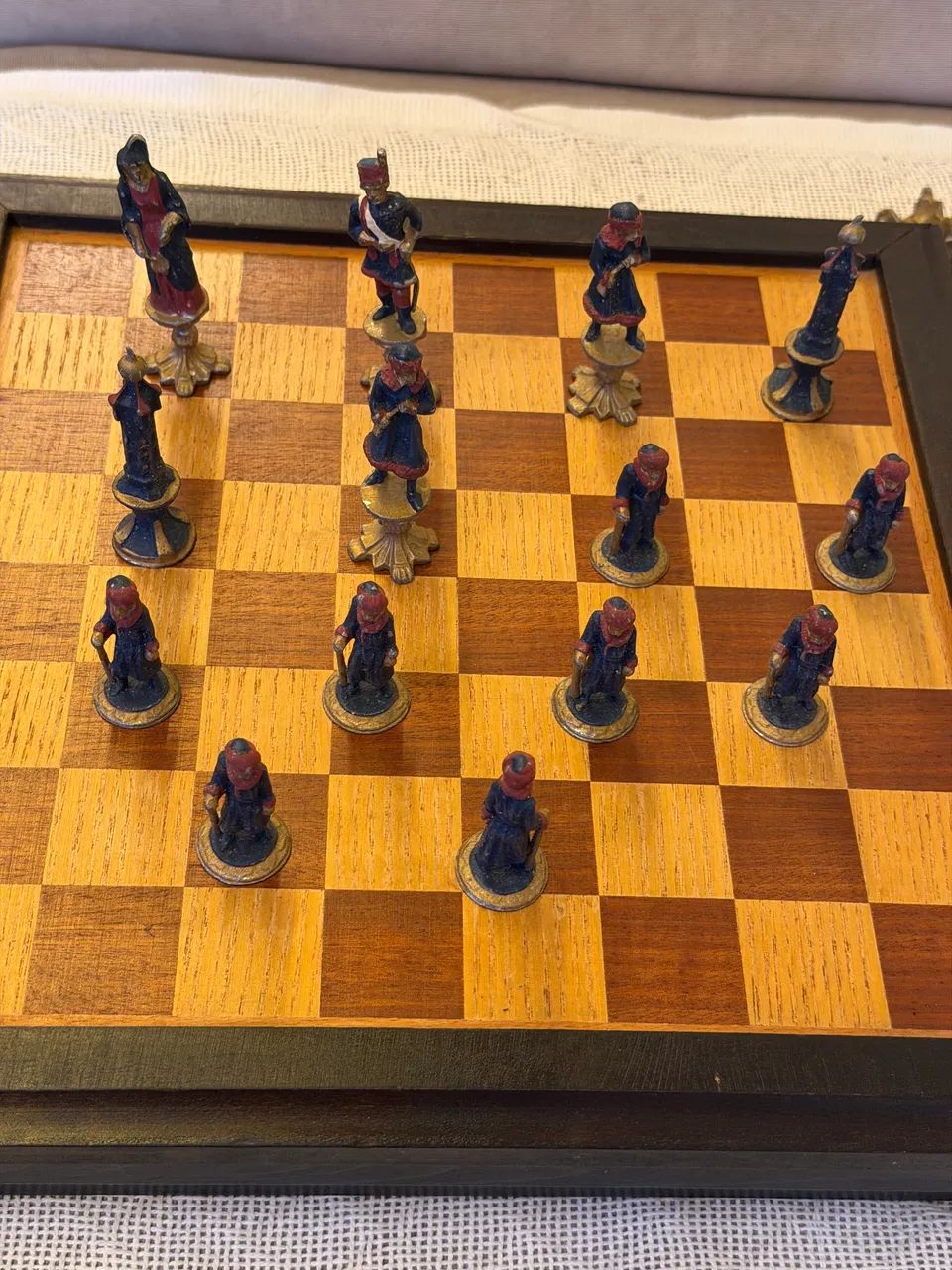 Jogo de xadrez com peças de bronze estilo medieval   - Foto 5
