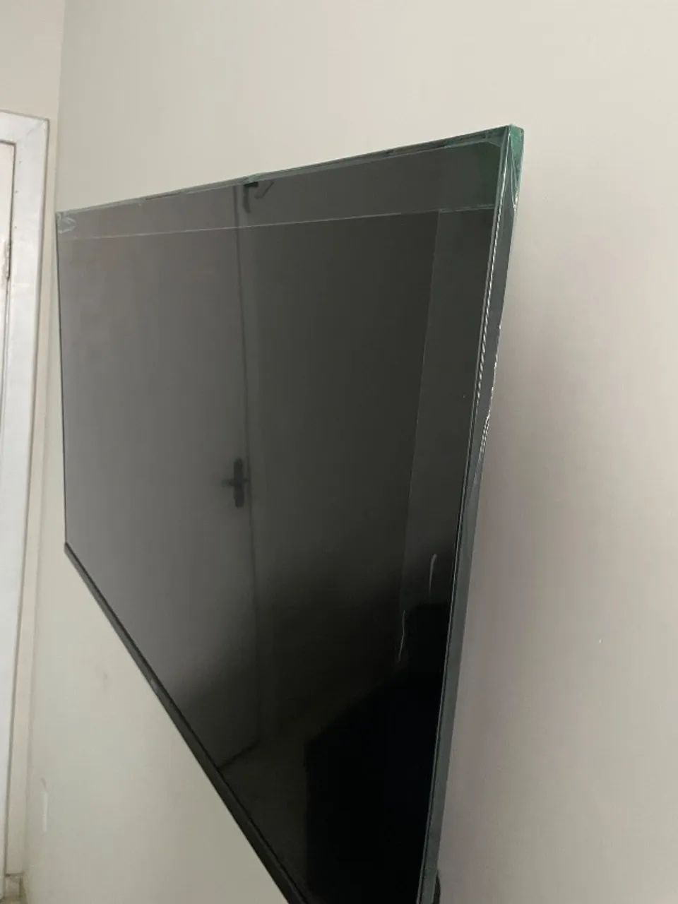 Vendo tv smart 43 polegadas LED /HDMI/USB/WIFI. Tv nova quase n uso  no plástico ainda de  - Foto 2