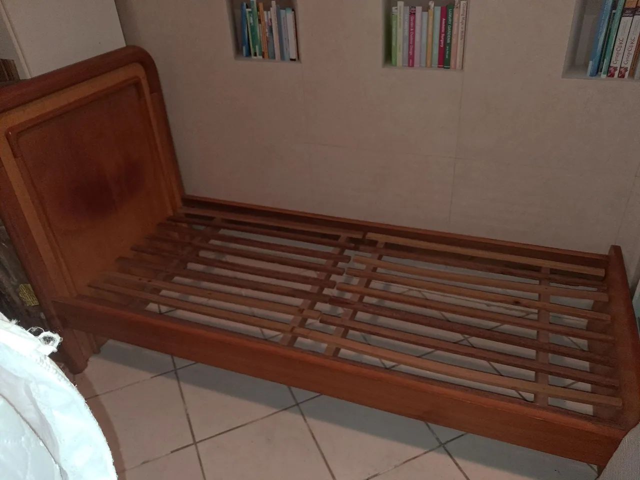Particular: Colchão Ortobom + Cama de Madeira + Capa - Foto 4