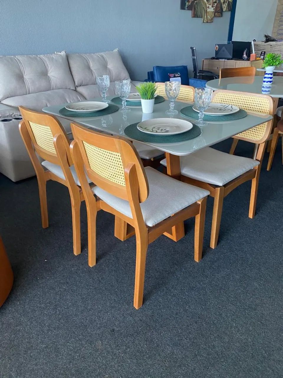 Mesa 1.20 com 4 cadeiras em madeira maciça 