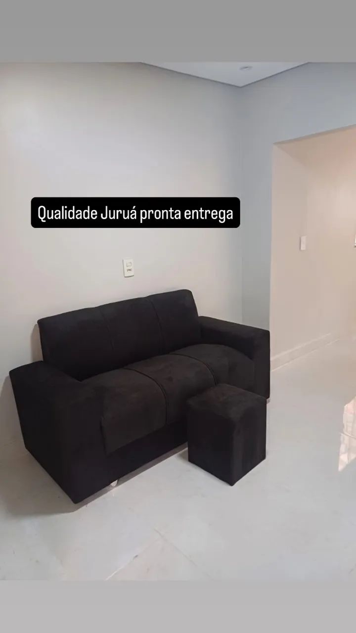 Sofá . Preto . Disponível disponível 