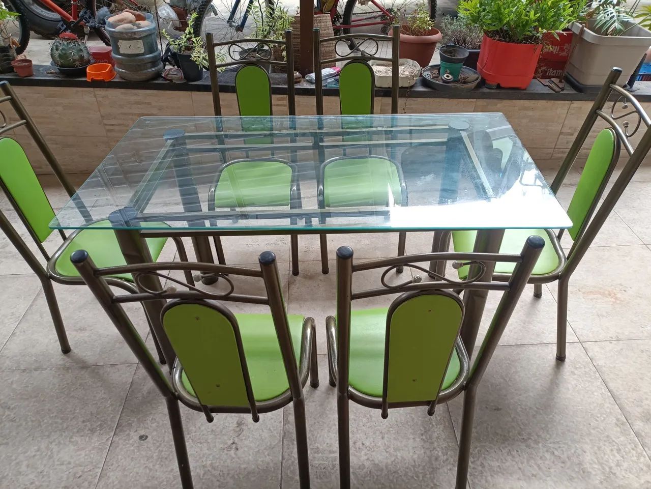 Mesa de vidro com 6 cadeiras 