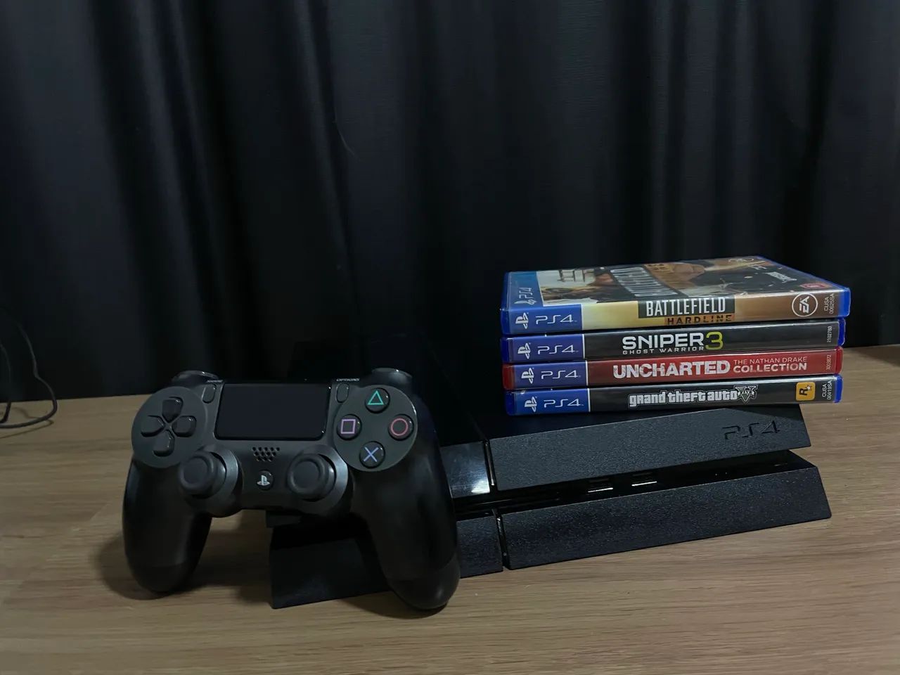 Ps4 com 4 Jogos e 1 Controle - Foto 3