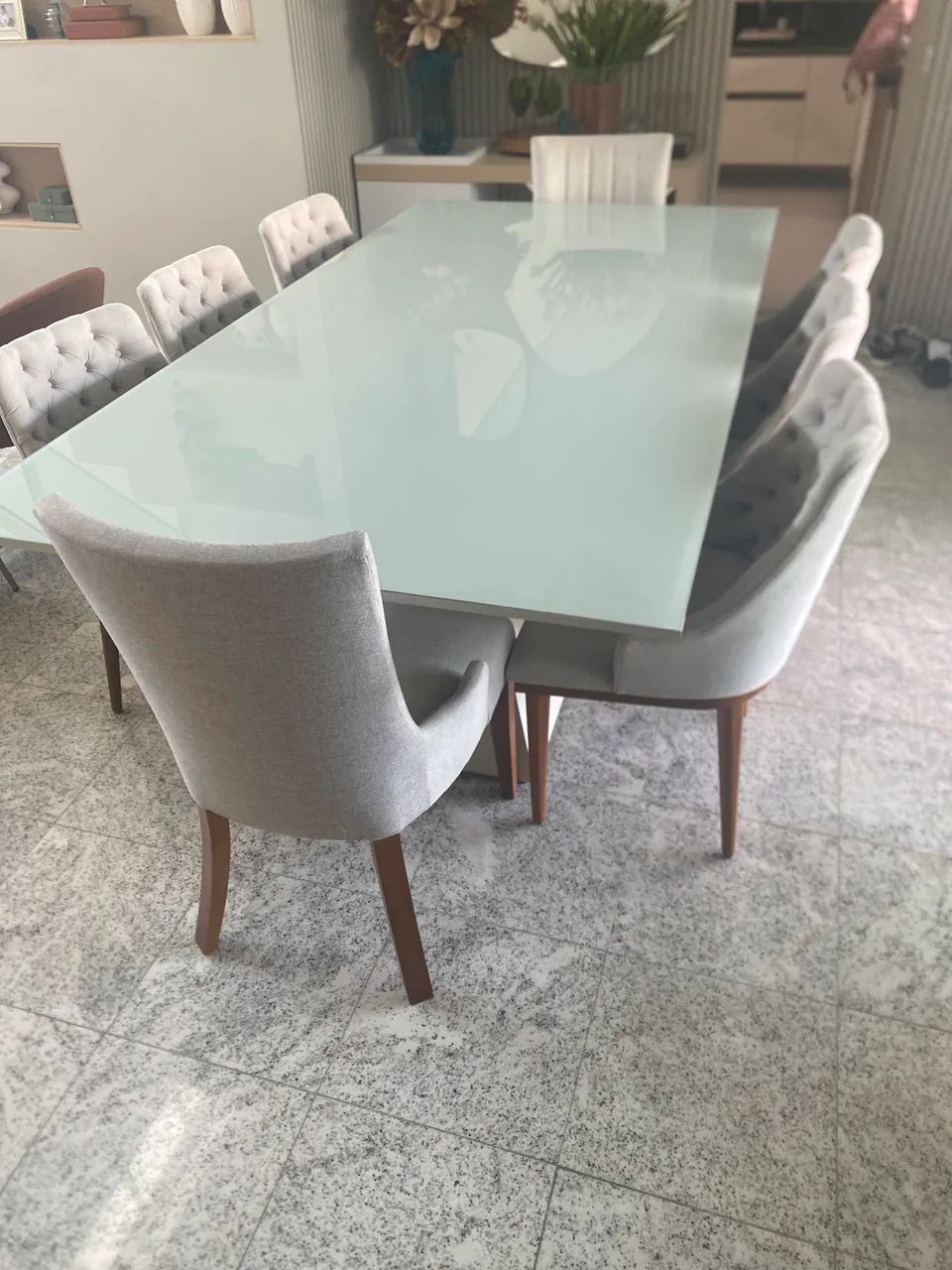 Mesa de jantar com 8 cadeiras