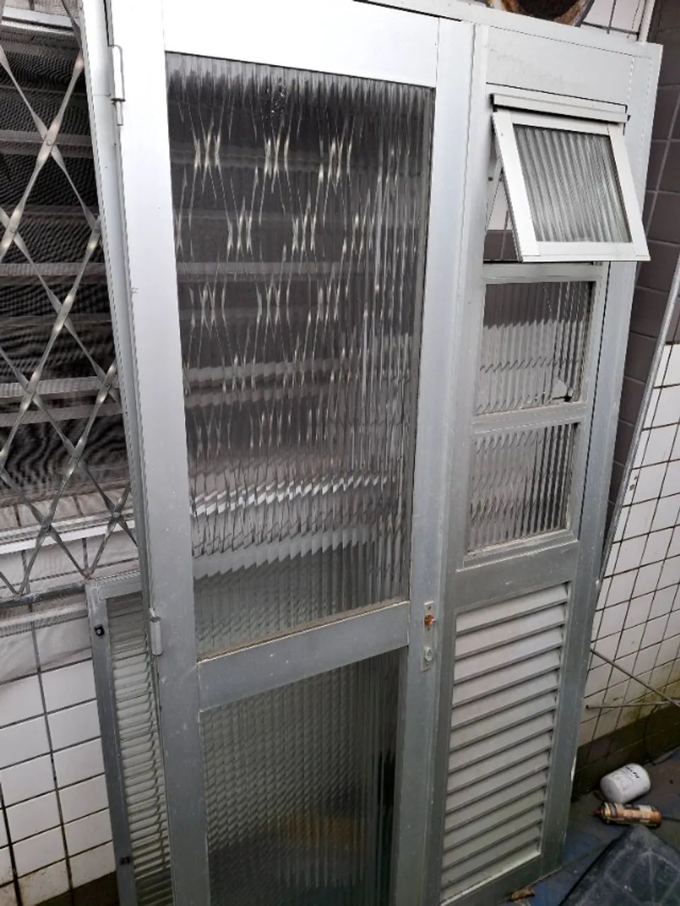 Porta de entrada de aluminio. - Foto 2