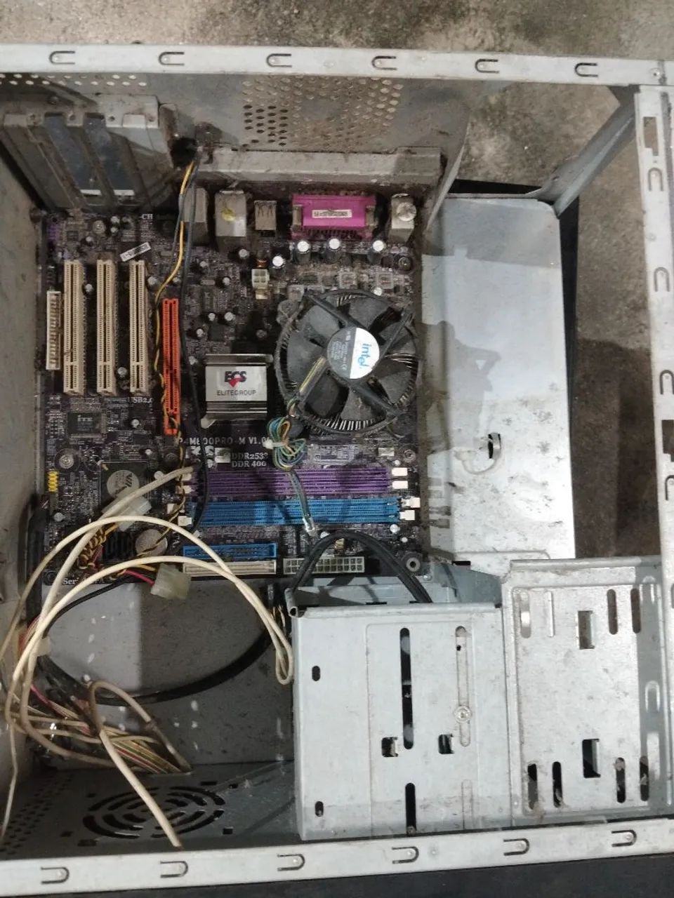 Computadores todos parados precisando de reforma - Foto 5