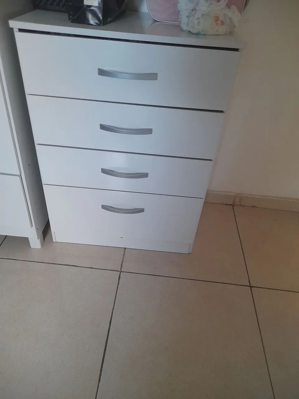 Guarda roupa solteiro e comoda  - Foto 3