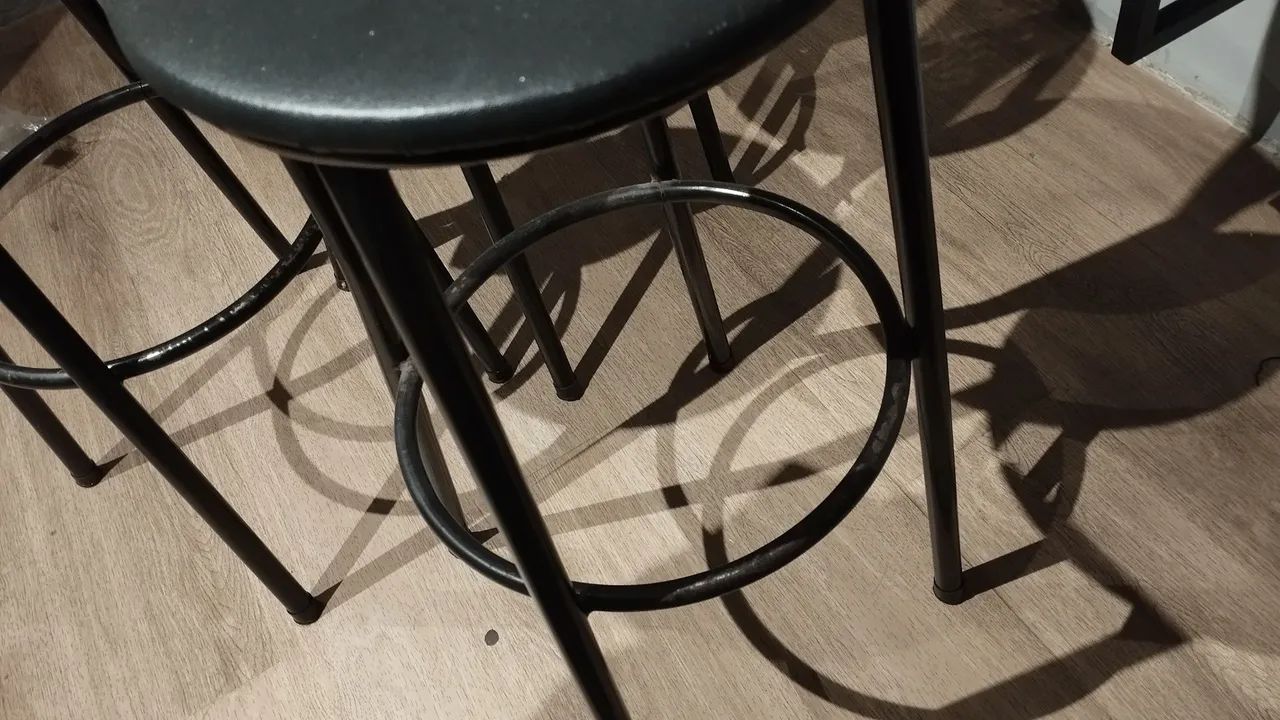 Vendo 3 banquetas usadas 